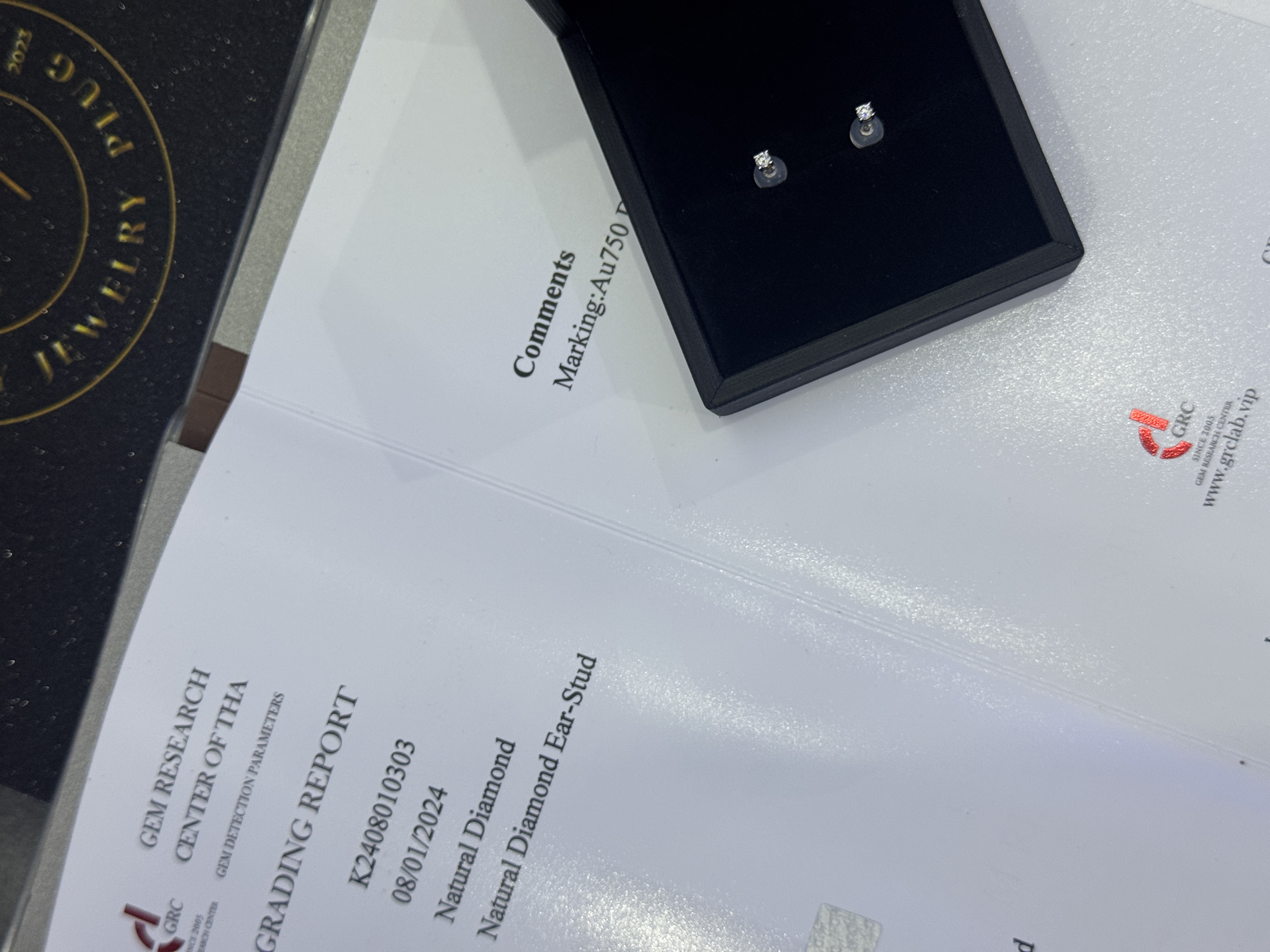 0.10ctw Natural Diamond Earrings