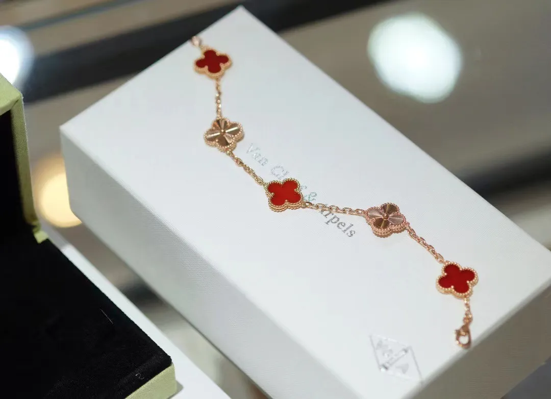 Red Carnelian Alhambra Bracelet